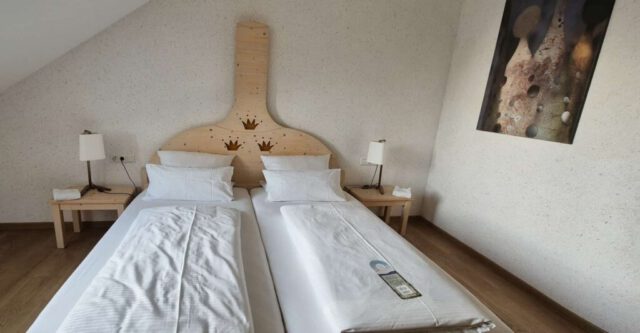 Zimmer mit angedeuteten Sudkessel Zimmer mit angedeuteten Sudkessel